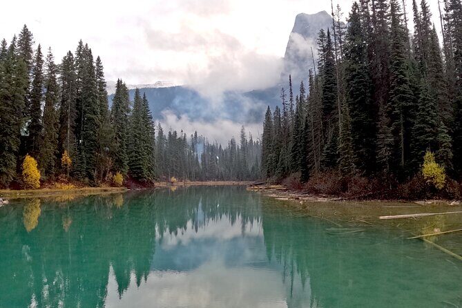 Private Guided Tour to Banff Lake Louise|Moraine|Icefields &More! - Bow Lake for Quiet Views and Glacier Reflections