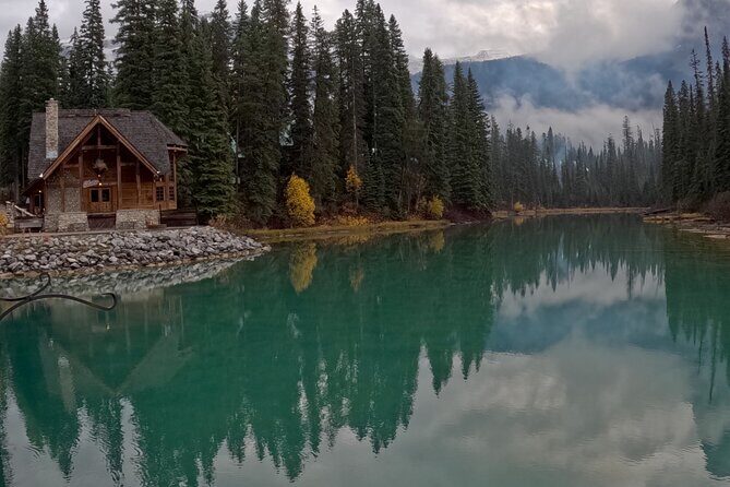 Private Guided Tour to Banff Lake Louise|Moraine|Icefields &More! - Peyto Lake Viewpoint: The Wolf-Shaped Blue Moment
