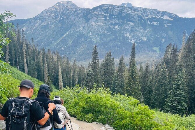 Private Hiking Day tour of Joffre Lakes Park - A long day that starts with Whistler, not the trail
