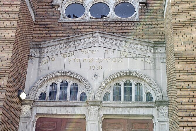 Private Jewish Walking Tours in Toronto - 186 Beverley St and the George Brown House context