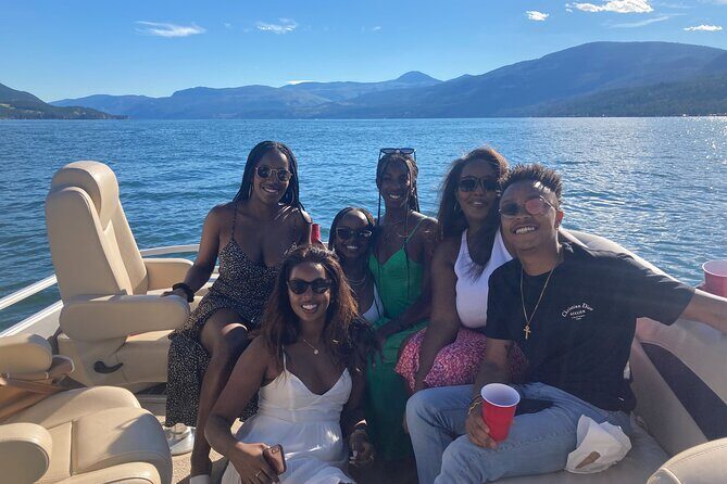 Private Luxury Captained 3-Hour Pontoon Boat Cruise (2-11 Guests) - Okanagan Lake, but private: what makes a 22-ft pontoon special