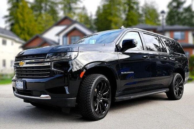 Private Luxury Limousine Transfers from YVR to and from Whistler - Arrival in Whistler: Curbside Help to Keep Things Smooth