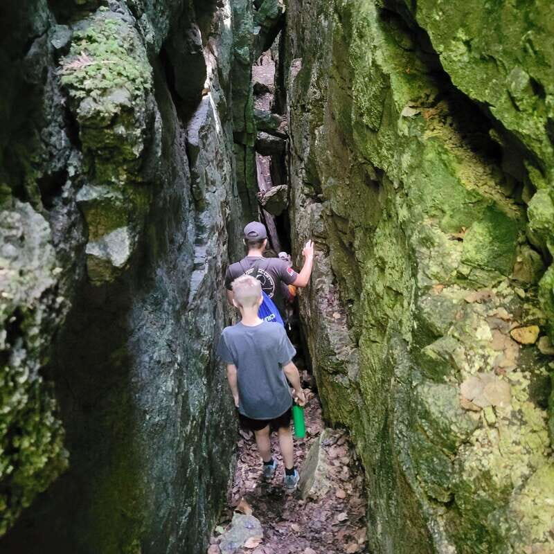 Private Nottawasaga Bluffs Caves Hike - Creemore/Collingwood - From Orchard Trail to the 1 m Keyhole Arch