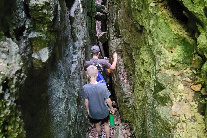 Private Nottawasaga Bluffs Caves Hiking Tour,Collingwood/Creemore - Quick Takeaways