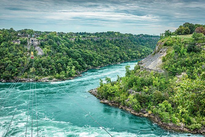 Private ONE-Way Direct Transfer Niagara Falls to Toronto Downtown - Comfort, Luggage, and Small-Group Limits