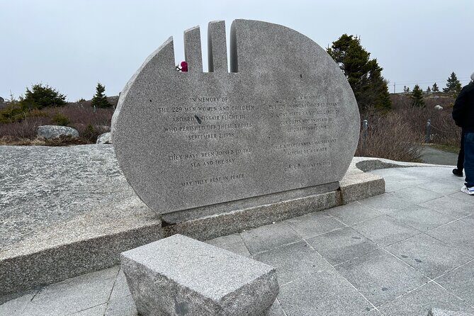 Private Peggy's Cove Lighthouse Tour from Halifax - Guide experience: why the commentary can make or break your day