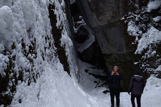 Private Singhampton Caves Snowshoe, Collingwood/Blue Mountain - Niagara Escarpment Winter Walk: The Feeling You’re Really Paying For