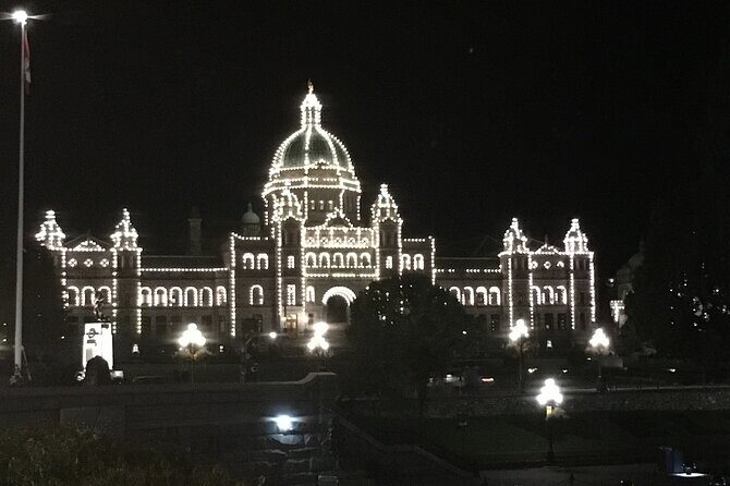 Private Tour of Gorgeous Victoria and to Butchart Gardens! (4 hr) - Inner Harbour: quick photos, big landmarks