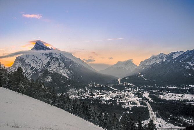 Private Tour of Lake Louise and the Icefield Parkway for up to 12 guests - Lake Louise: Chateau views and the easiest place to eat