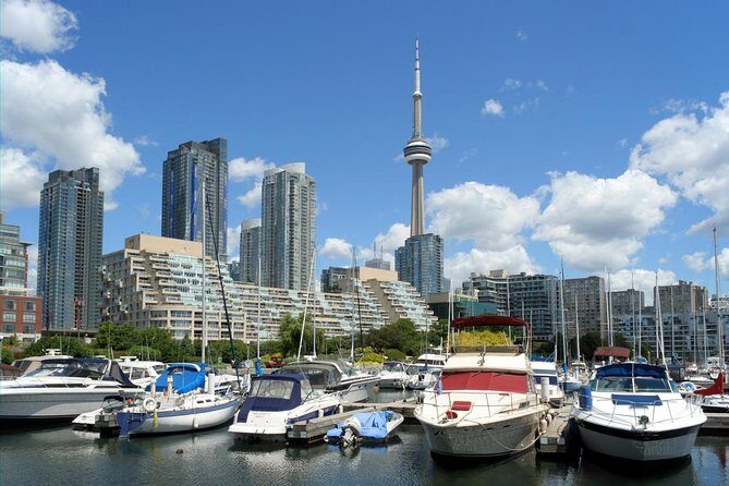 Private Tour of Toronto - Key highlights at a glance