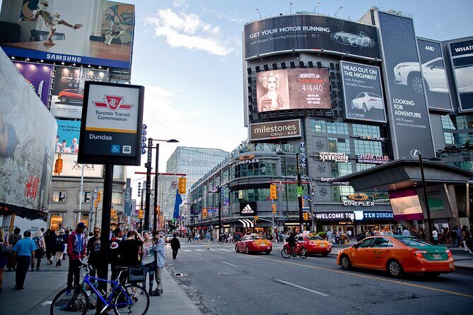 Private Tour of Toronto - The narrated city drive: Where the Toronto sign fits into the story