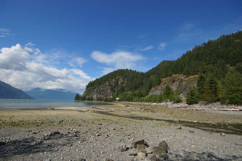 Private Tour to Whistler - Shannon Falls in Squamish: the quick stop with a big payoff
