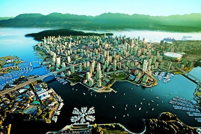 Private Tour: Vancouver Sightseeing and Capilano Suspension Bridge - A 5-hour Vancouver snapshot you can actually use