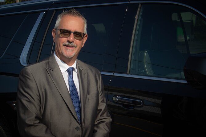 Private Transfer from Quebec City to YQB airport - Hotel Lobby Pickup With a Real Name Sign