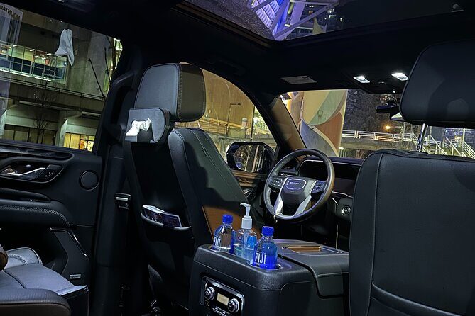 Private Transfer From Vancouver Airport to Vancouver Downtown - Where to Meet Your Chauffeur: The Name Sign in the Arrival Lobby