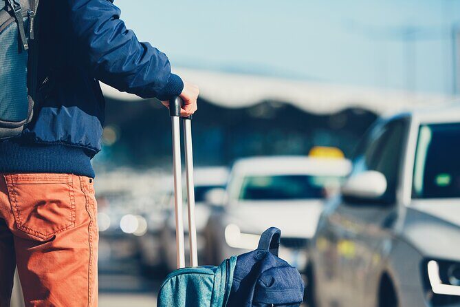 Private Transfer to and from YYZ Toronto Pearson Airport - Pricing for up to 4: good deal when you travel as a group