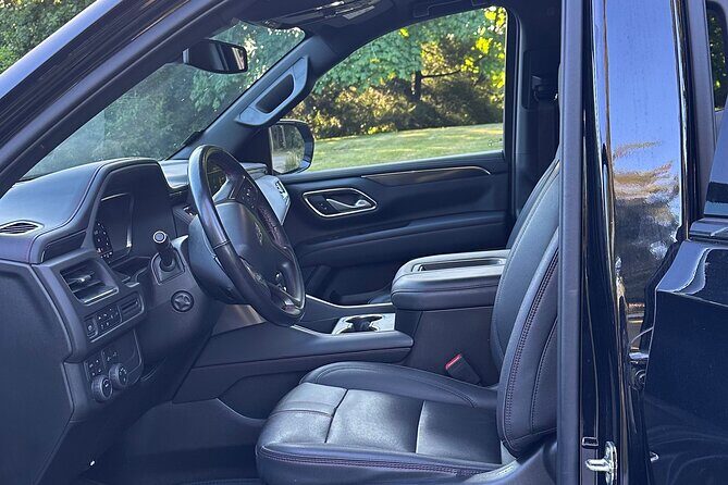 Private Transfer Vancouver Airport to Cruise Ship or Hotel - Meeting your chauffeur: sign pickup vs. lobby pickup