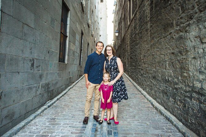 Private Vacation Photography Session with Photographer in Montreal - Group Size: How to Plan for Couples, Friends, and Small Parties