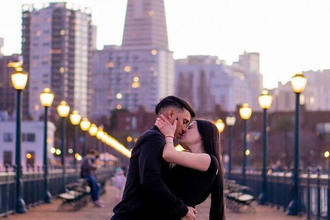 Private Vacation Photoshoot with Photographer in Vancouver - How the photographer builds your route: iconic views and quiet corners