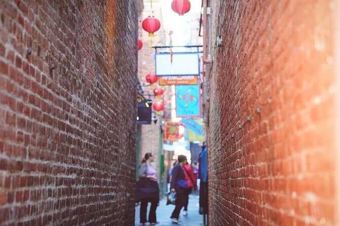 Private | Victoria City Highlights Walking Tour - Fan Tan Alley: the smallest stop with the biggest feeling