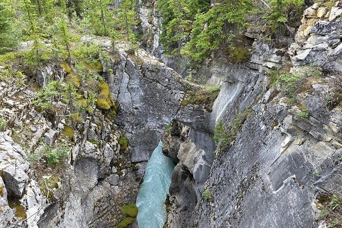 Private VIP Tour in Lake Louise, Moraine and Hidden Gems - Samson Mall Break: Where the Day Resets