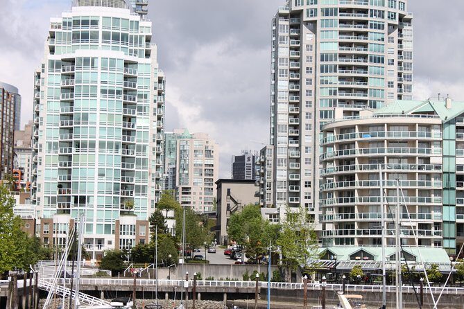 Private-VIP- Vancouver City Tour, SUV - Driver service quality: the difference between a ride and a real tour