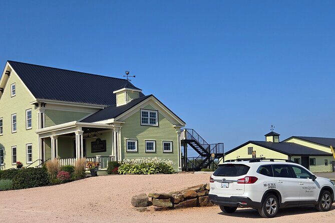 Private Wine Tours from Halifax - Private format: what you gain (and what you give up)