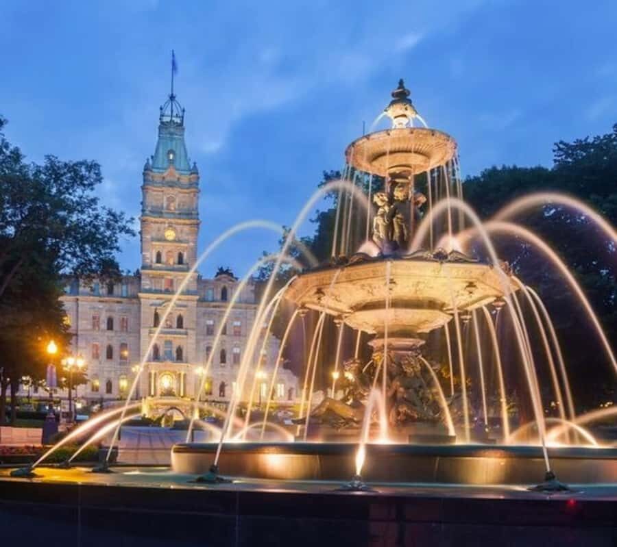 Quebec : Best Street Food Tour With A Local Guide - Place Royale: closing your tour in Quebec City’s oldest streets