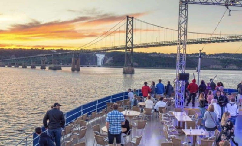 Québec City: 2-Hour Cocktail & DJ Evening Cruise - FAQ
