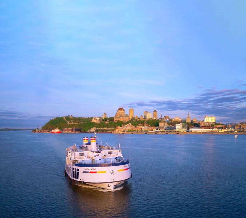 Québec City: 2-Hour Cocktail & DJ Evening Cruise - Québec City after dark from the water: the view part that matters