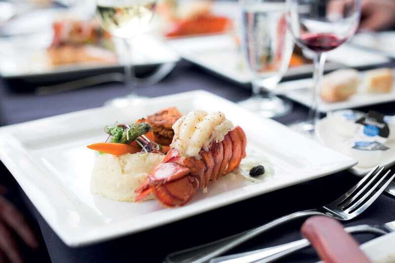 Québec City: 3 or 5-Course Dinner Cruise with DJ & Dancing - The route from Chouinard Pier: where the big views happen