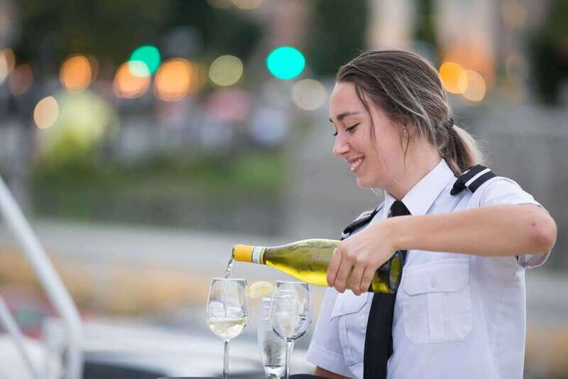 Québec City: 3 or 5-Course Dinner Cruise with DJ & Dancing - The meal: what bistronomic actually looks like onboard