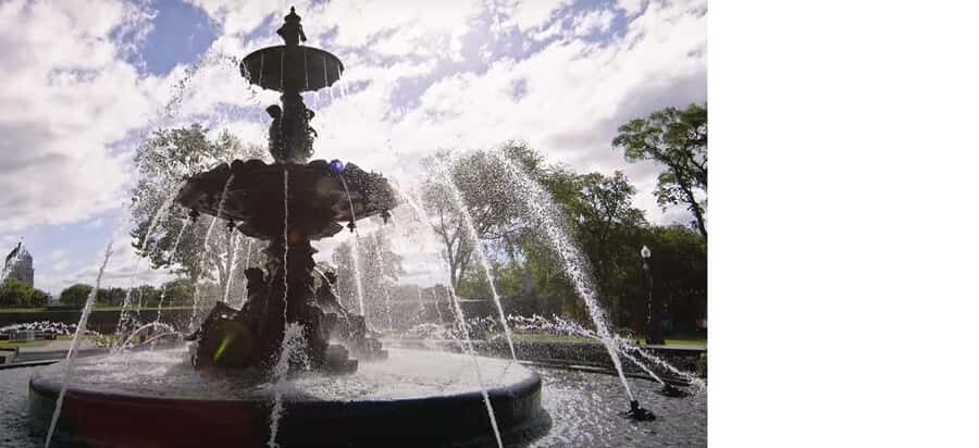 Quebec city guided tour 4H with Driver/Guide - Getting bearings fast: Old Quebec, Place Royale, and Petit Champlain