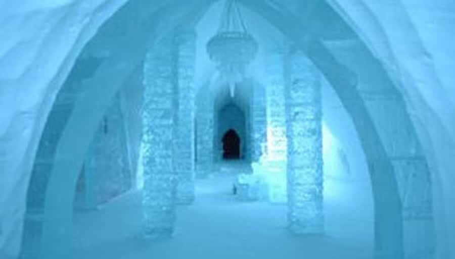 Quebec City Guided Tour with Ice Hotel Visit - Quebec City by Bus: Latin Quarter and Plains of Abraham