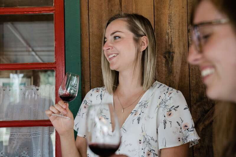 Quebec City: Island of Orleans Wine Tour - Meeting at Place d’Ames and Finding the Wrapped Bus