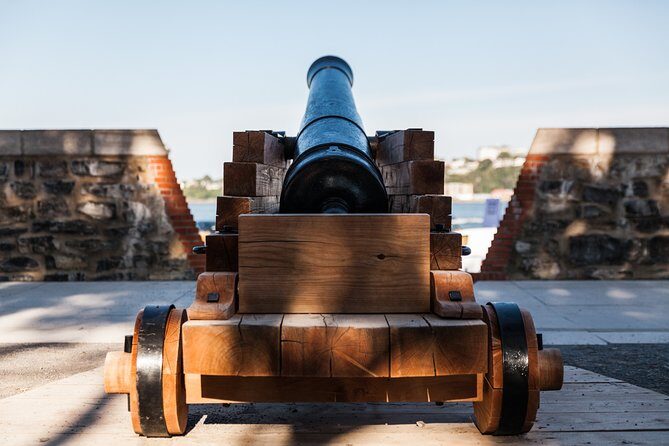 Quebec City Photo Tour - Meeting at Place d’Armes: quick instructions before you start shooting