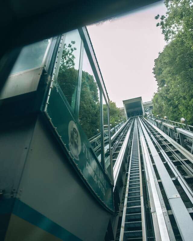 Quebec City Private Walking Tour with Funicular Ride - What the Guide Story Does for You (Beyond Facts)