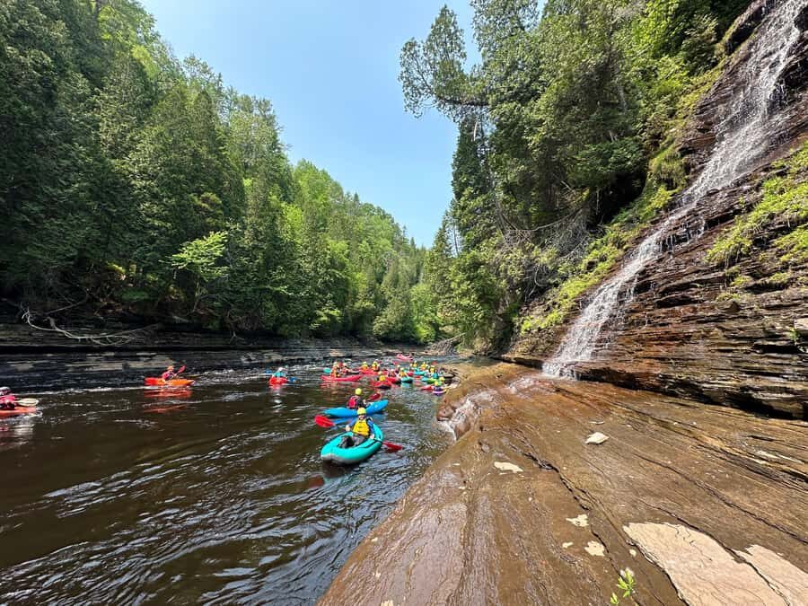 Quebec City: Rafting or kayaking – Jacques-Cartier Canyon - What the guides do differently (and why small groups help)