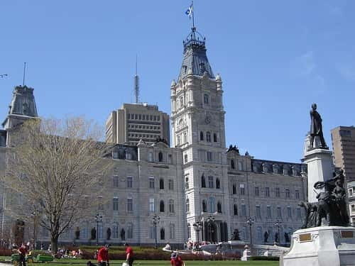 Quebec: City Tour, Montmorency Falls & Île d'Orléans Tour - Old Quebec Walking Stops: Petit Champlain and Place Royale Up Close