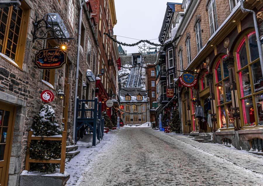 Quebec City: Winter Magic Tour - Dufferin Terrasse slide: thrill time, timing reality