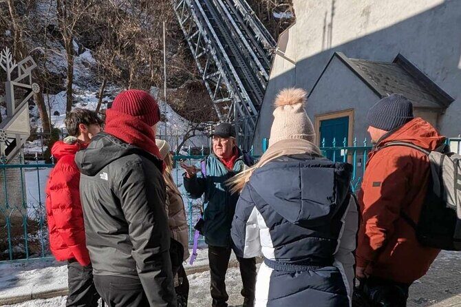 Quebec City : Winter Magic Walking Tour - Funicular Ride: A Winter View That Feels Like a Shortcut