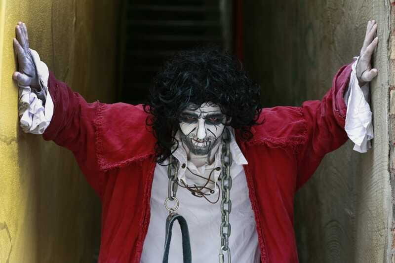 Quebec: Crimes of New France Animated Walking Tour - Should You Book This One?