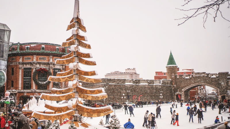Quebec: German Christmas Market Tasting Tour - Starting at the Tourist Information Center: How the Tour Begins