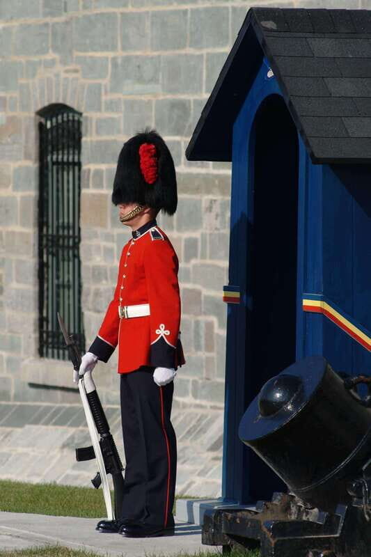 Quebec: La Citadelle de Québec Ticket and Guided Tour - Why La Citadelle feels different from a typical historic site