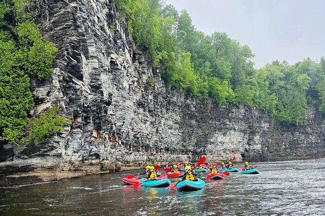 Quebec: Rafting or kayaking – Jacques-Cartier Canyon - Photos included: a small perk that saves you from juggling gear