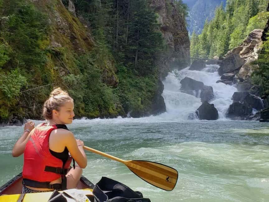 Revelstoke: Guided Canoe Tour with Snacks - Your time on the lake: coaching, scenery, and the wind factor