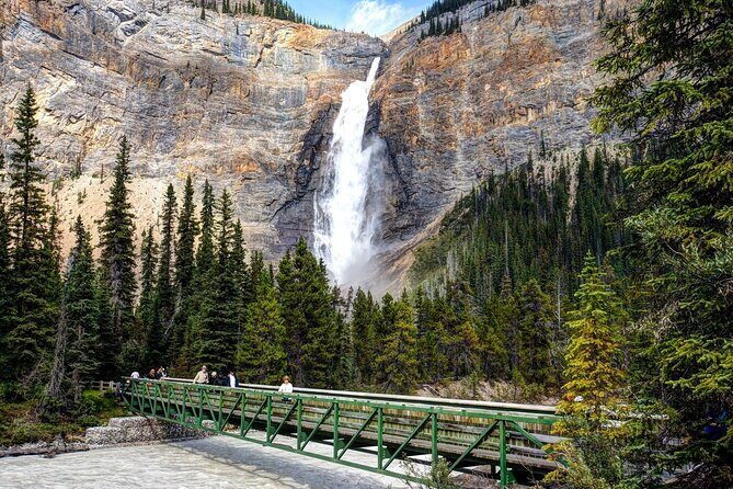Rockies Grand Advanture: Moraine & Louise Lakes, Waterfall Tour - Included comforts that matter on a long day