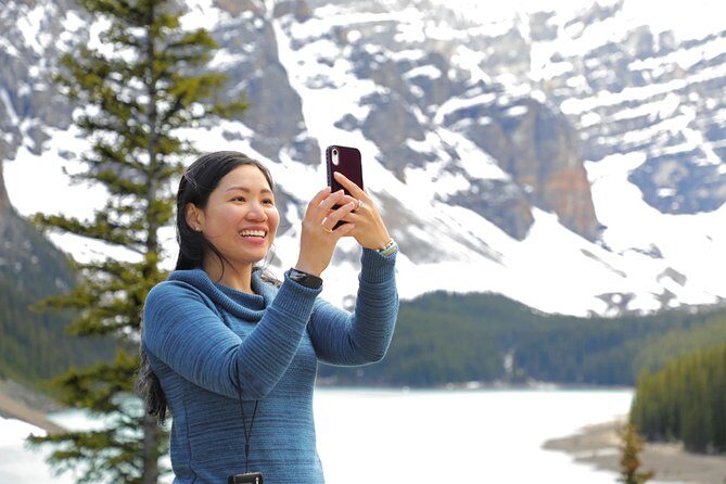 Rockies Winter Premium Tour - Lake Louise in winter: time to look, and a seasonal skating option