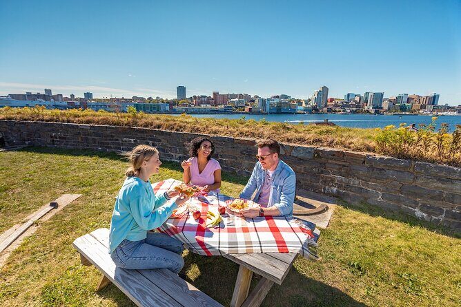 Round Trip Ferry Tour to Georges Island - Views and Photo Moments: What to Look For While You Walk