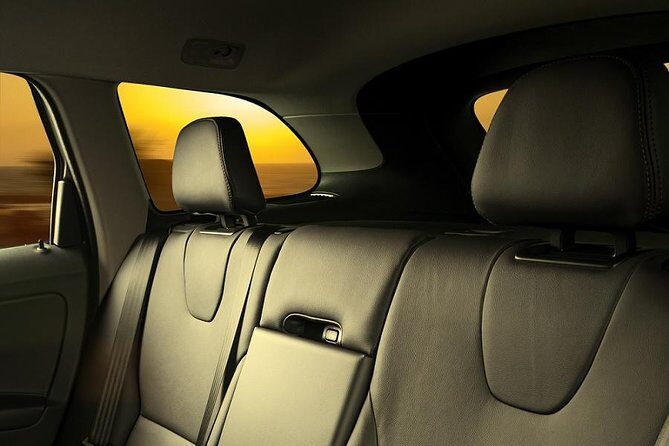 Roundtrip Private Transfer from Toronto Airport (YYZ) - Why a Private Roundtrip Transfer Makes Toronto Easier